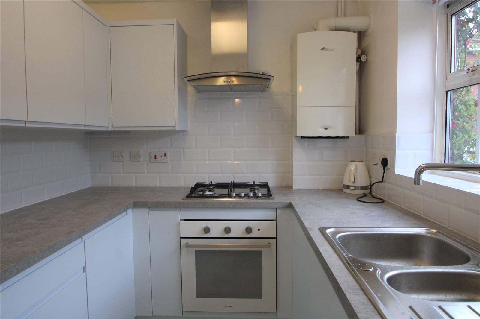 2 bedroom House to let in Bristol