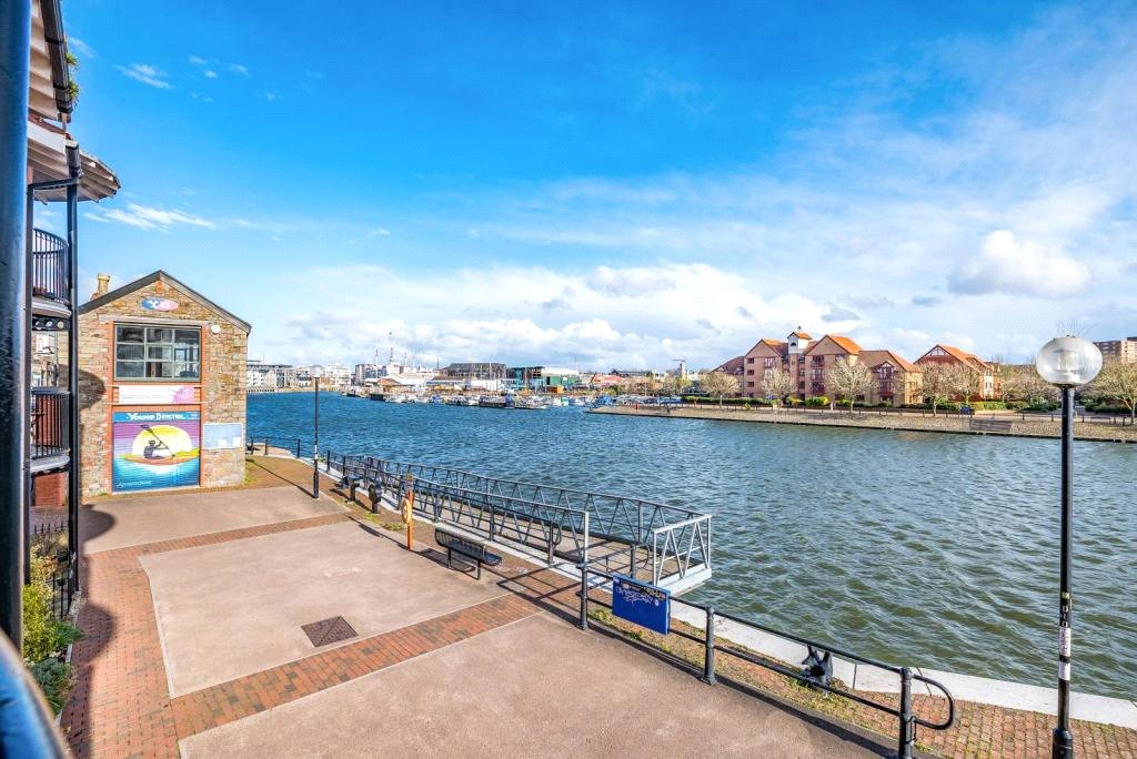 2 bedroom Flat to let in Bristol