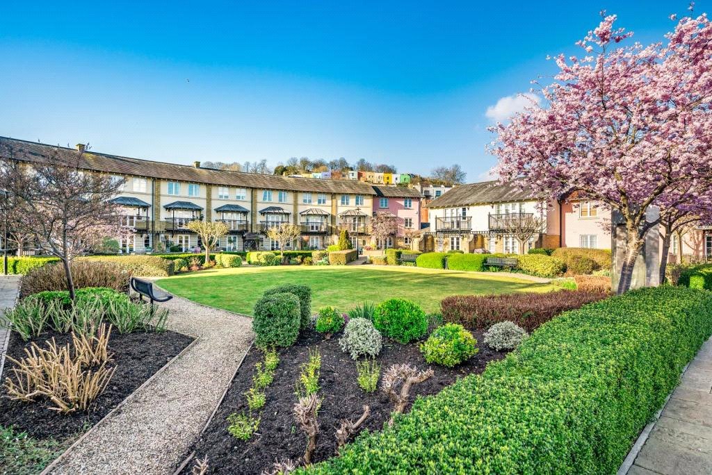 2 bedroom Flat to let in Bristol