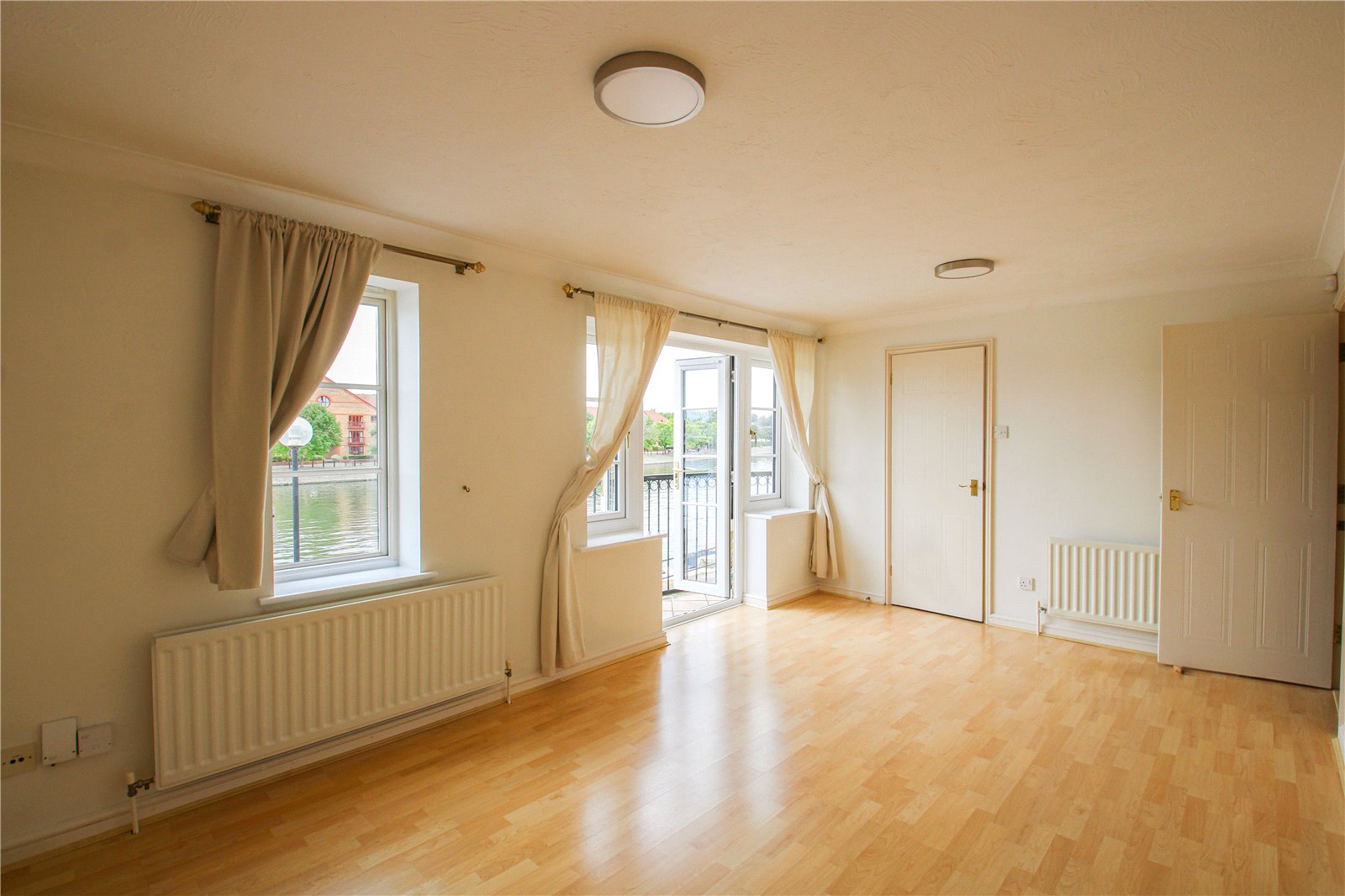 2 bedroom Flat to let in Bristol