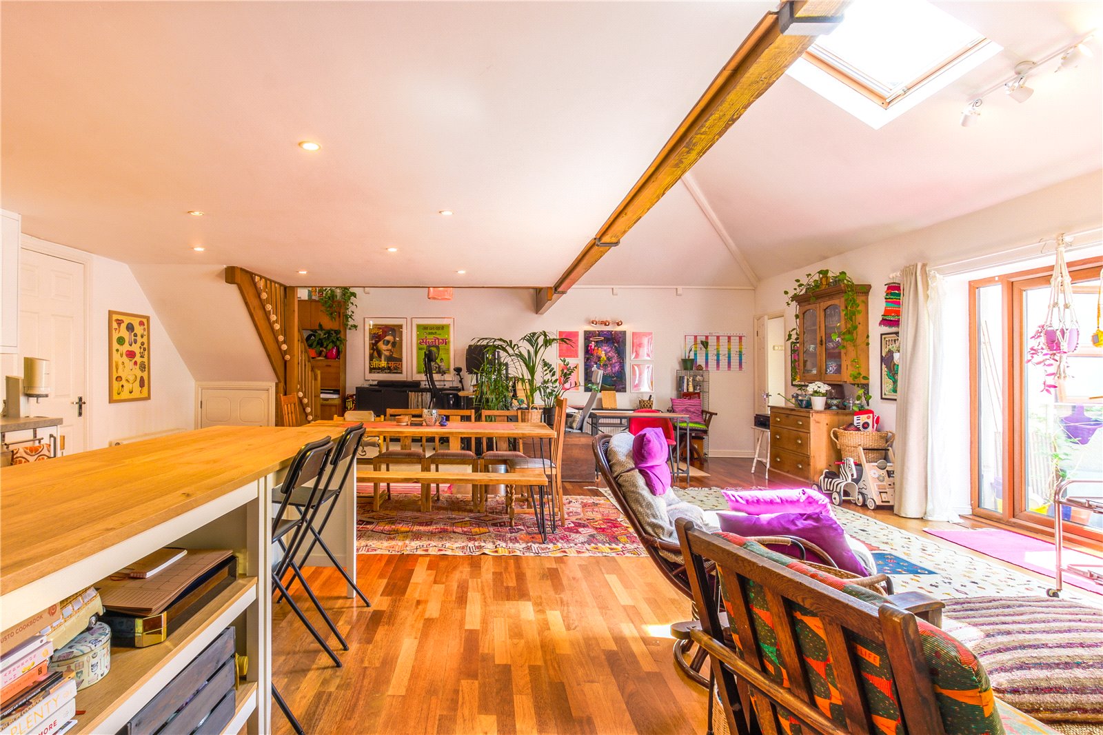 3 bedroom Flat for sale in Merrywood Road, Southville
