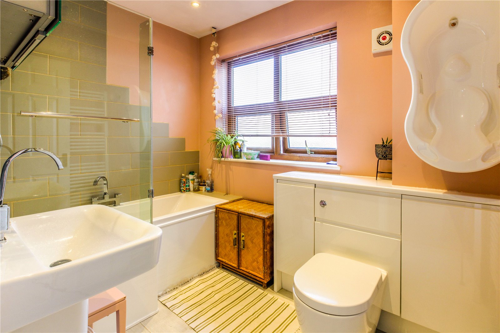 3 bedroom Flat for sale in Merrywood Road, Southville