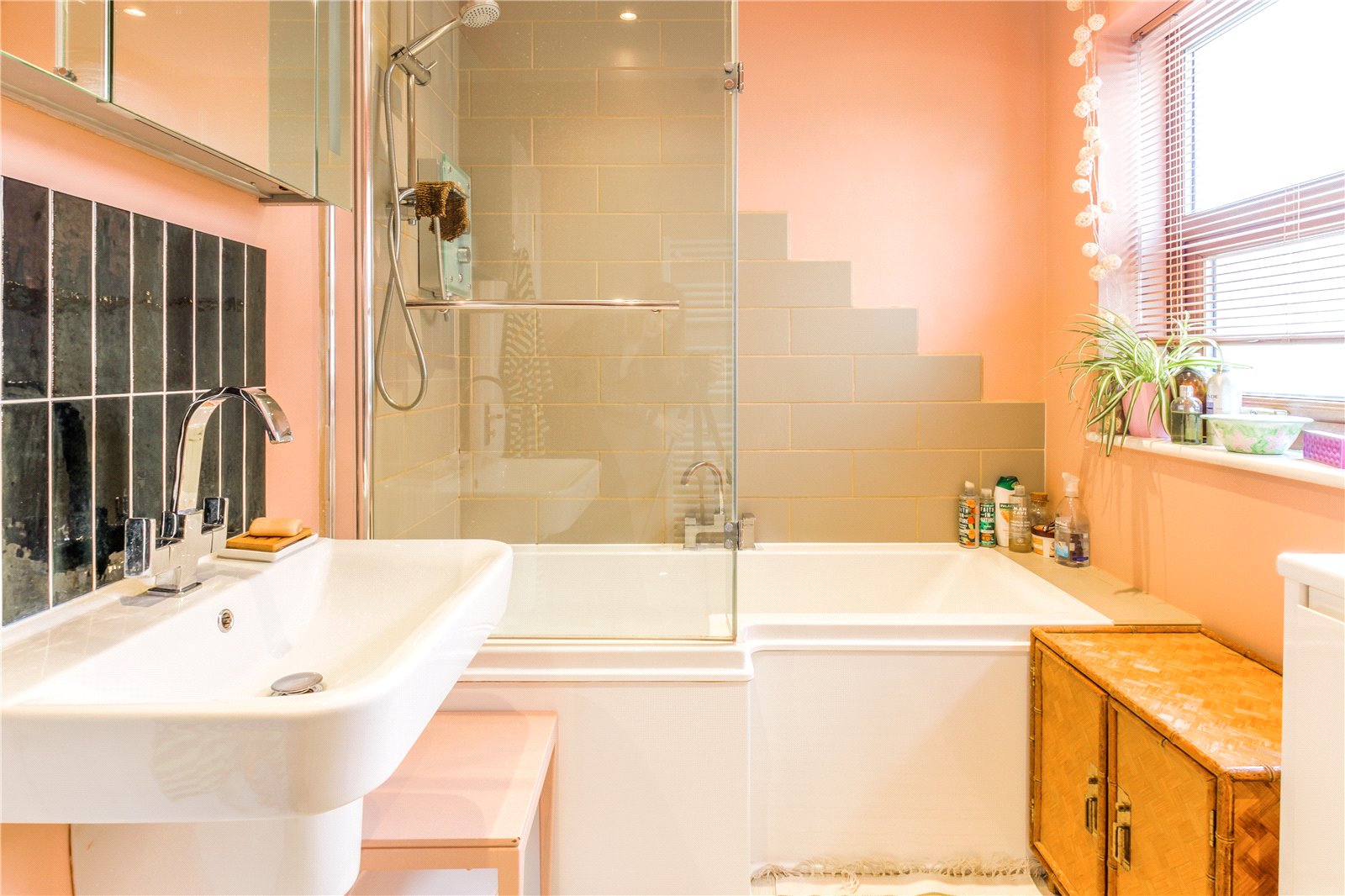 3 bedroom Flat for sale in Merrywood Road, Southville