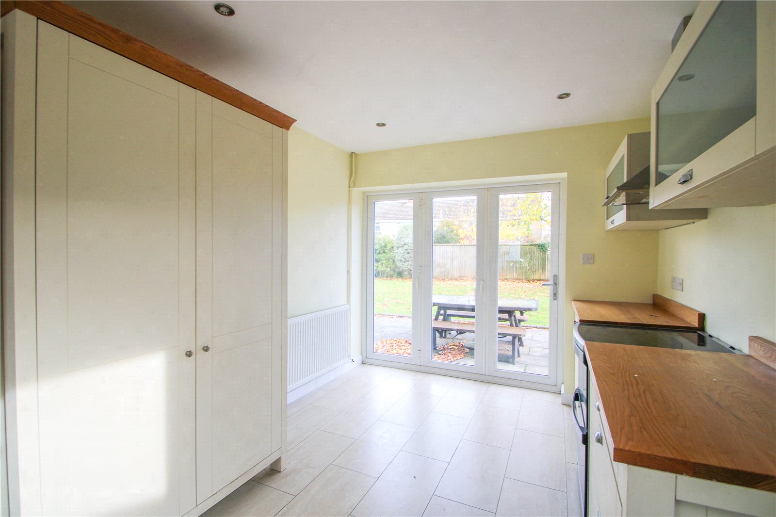 3 bedroom Bungalow to let in Long Ashton, North Somerset