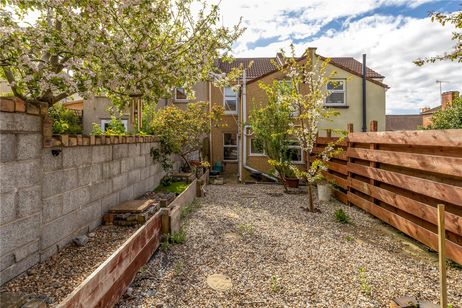 2 bedroom House for sale in Windmill Hill