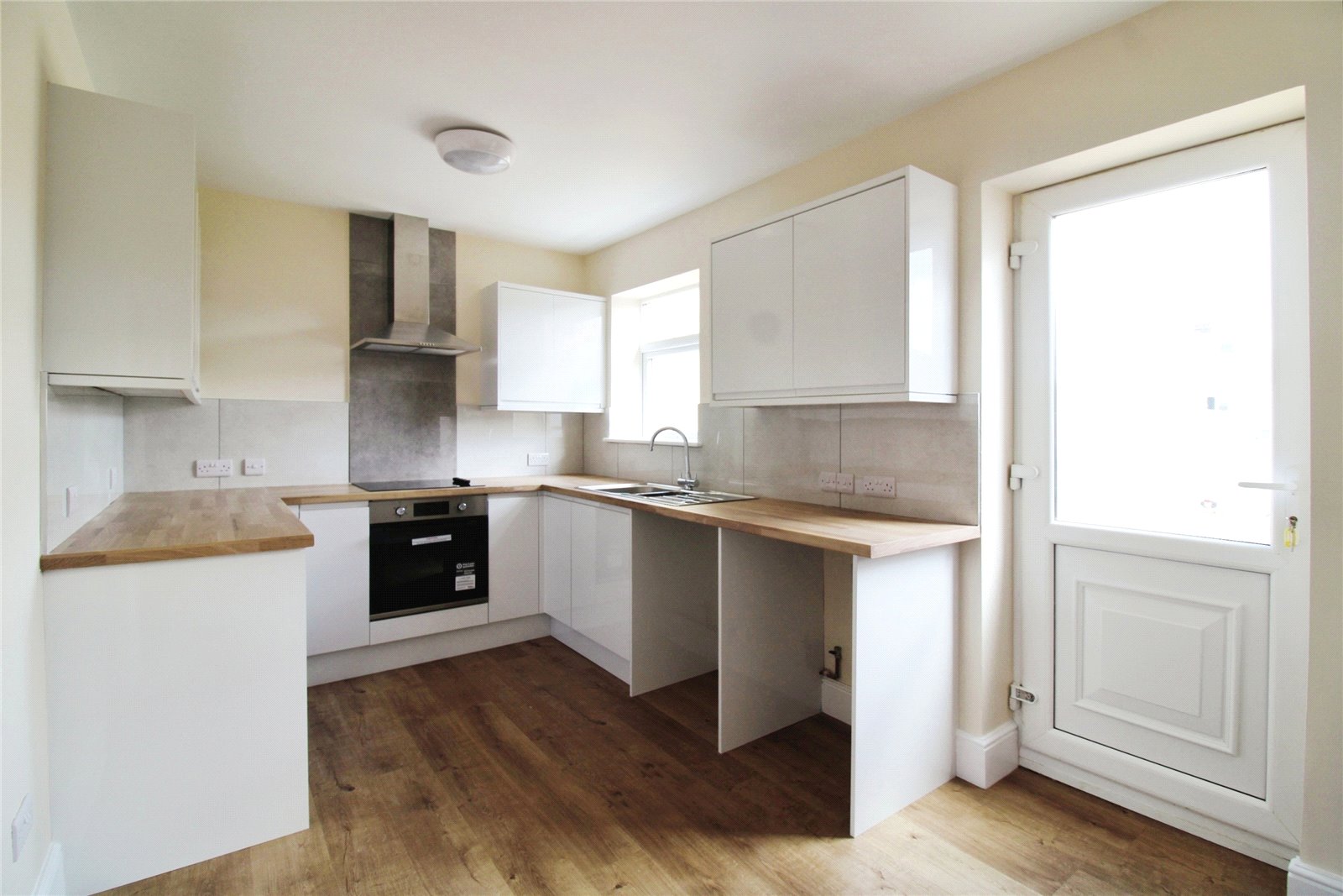 2 bedroom House to let in Bristol