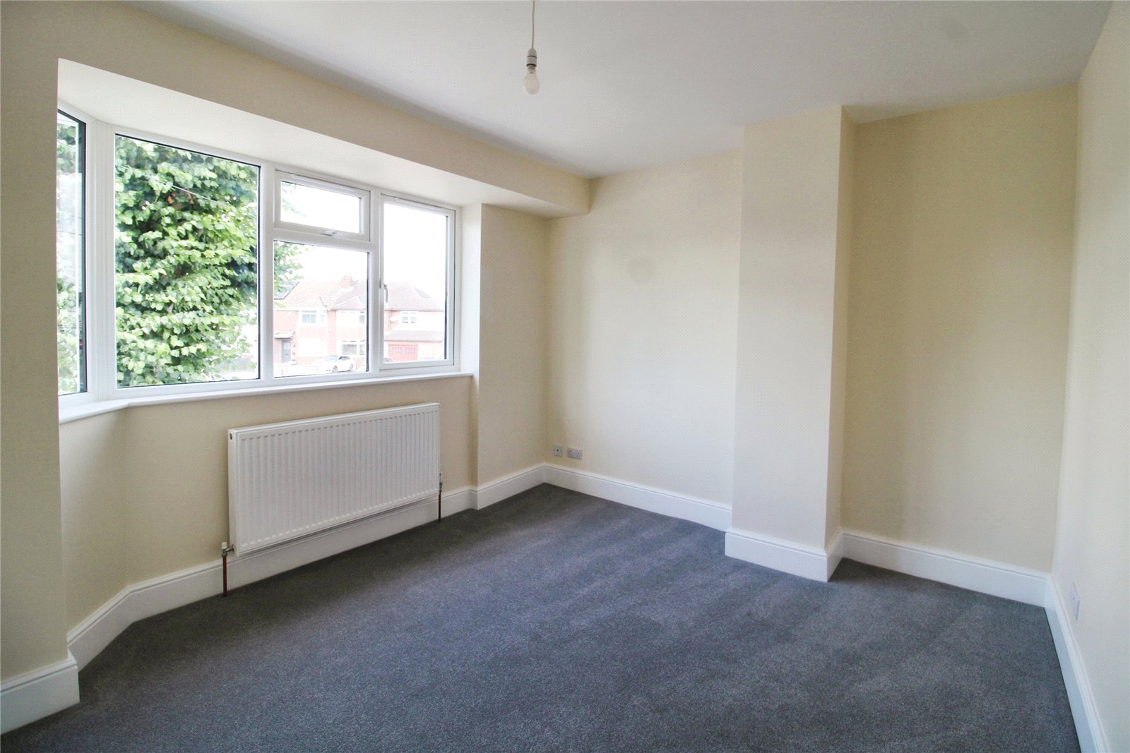 2 bedroom House to let in Bristol