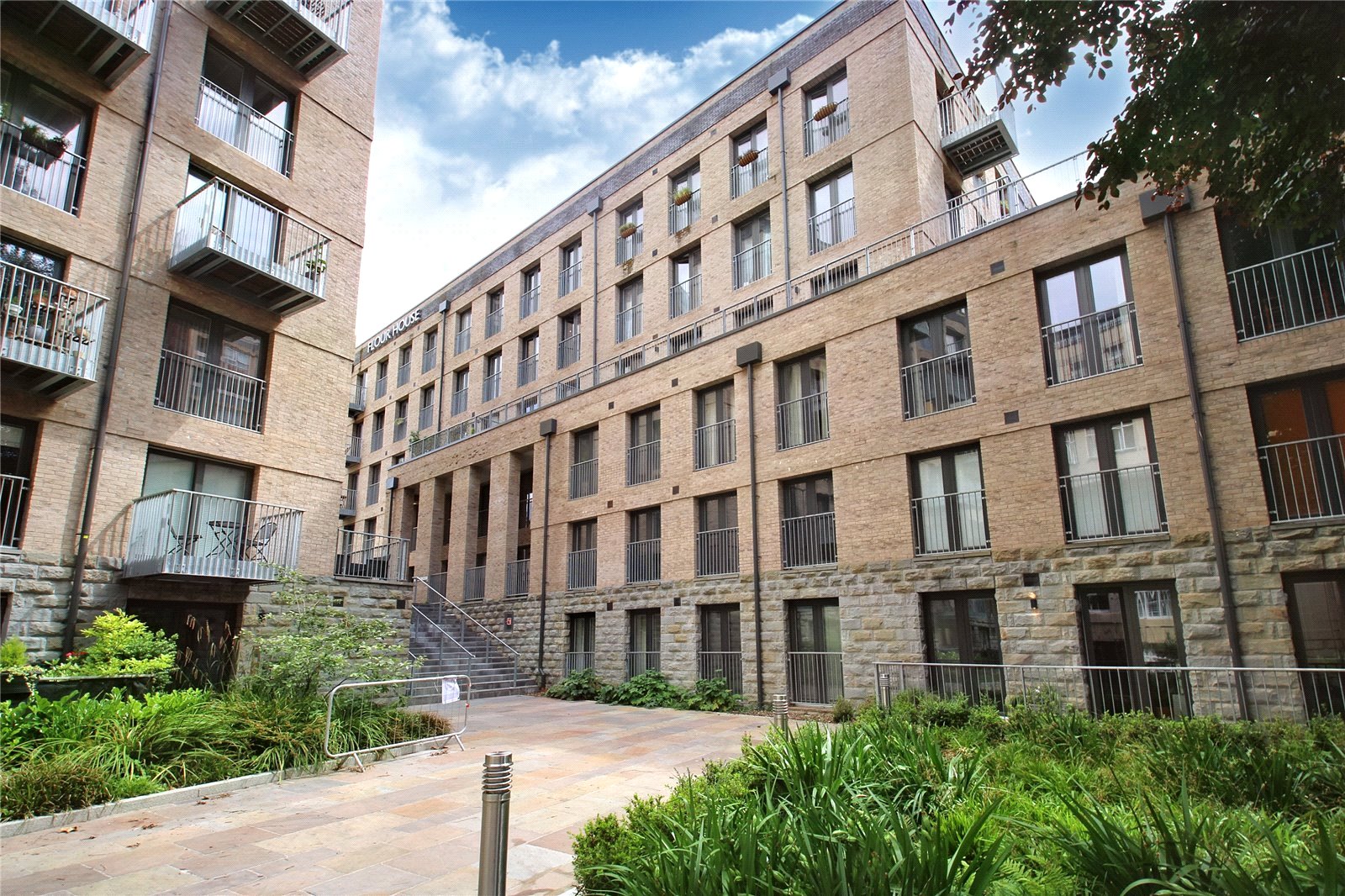 2 bedroom Flat for sale in Bristol