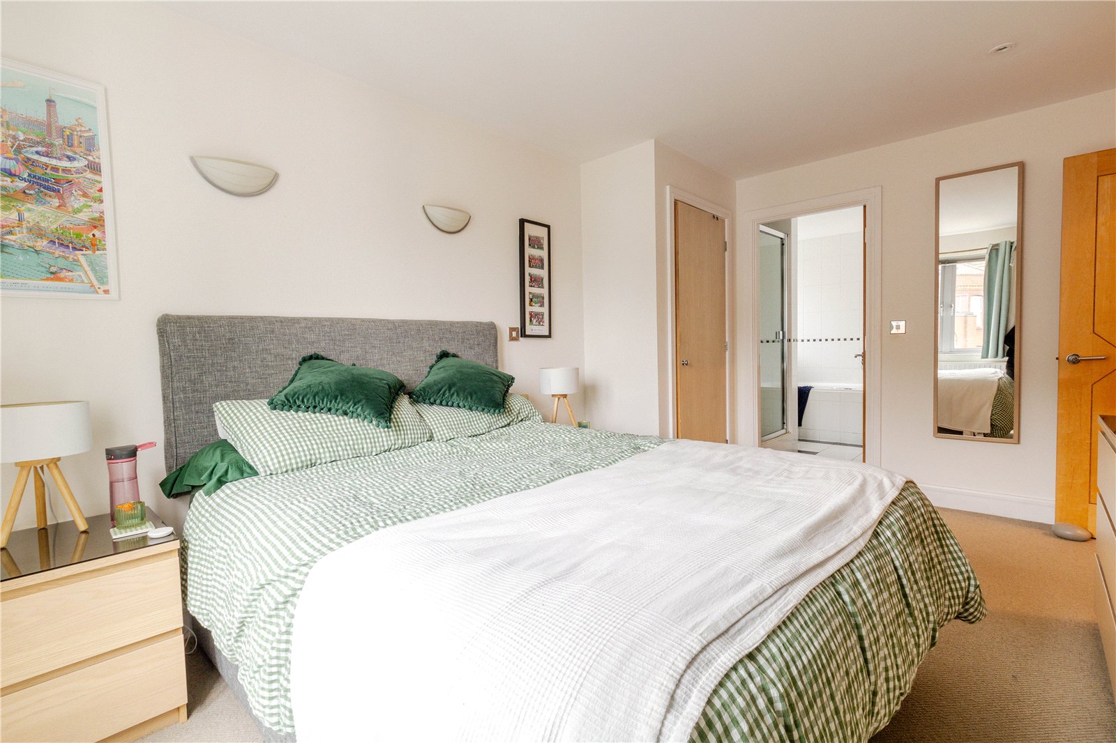 2 bedroom Flat for sale in Hotwell Road, Bristol