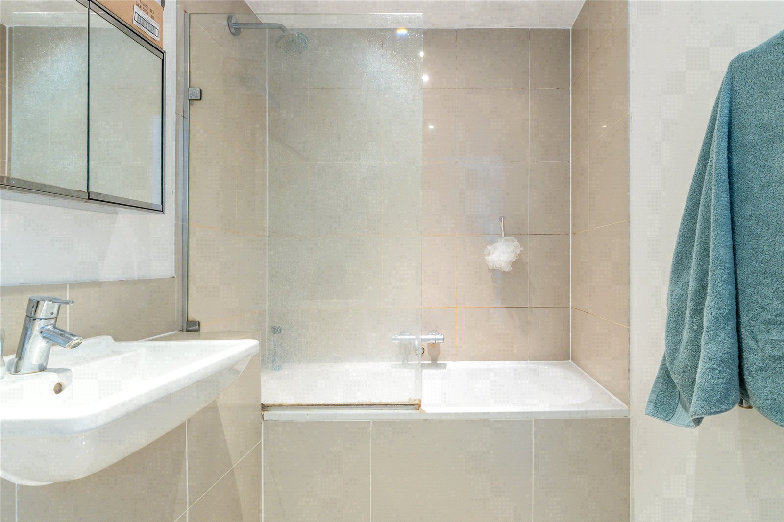 2 bedroom Flat for sale in Skypark Road