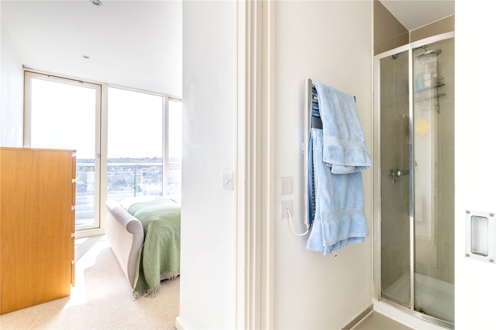 2 bedroom Flat for sale in Skypark Road