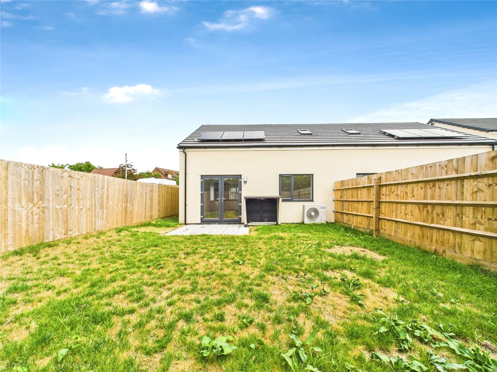2 bedroom Bungalow for sale in Bristol