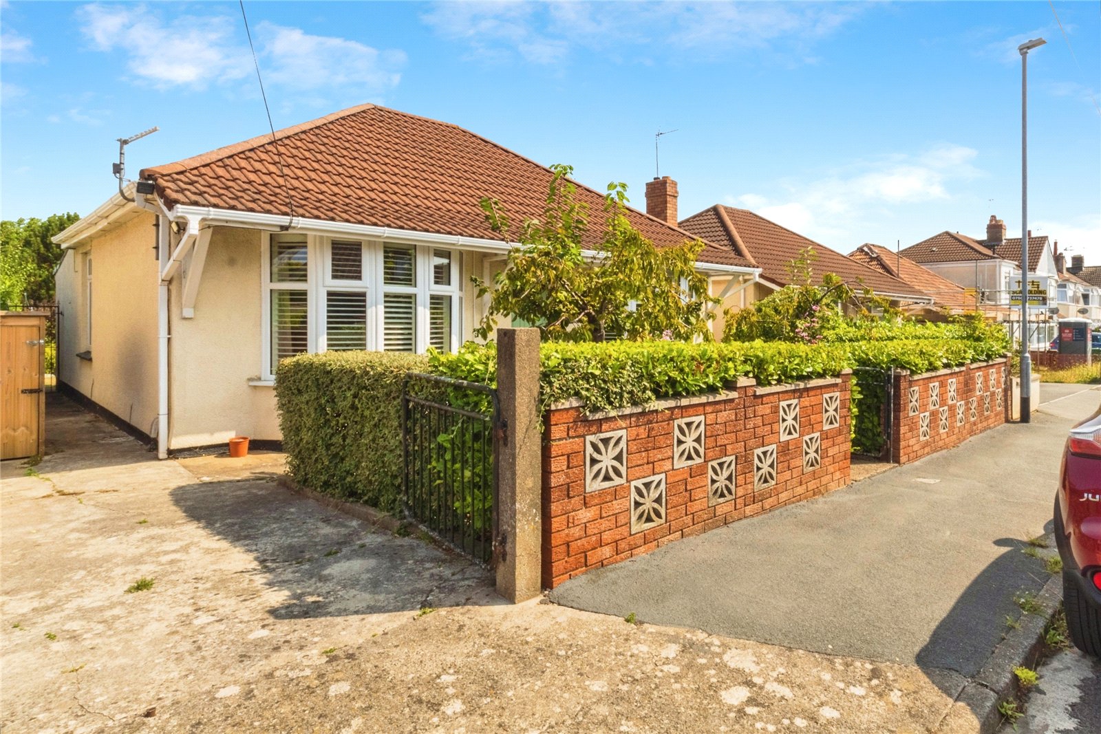 2 bedroom Bungalow for sale in Brislington, Bristol