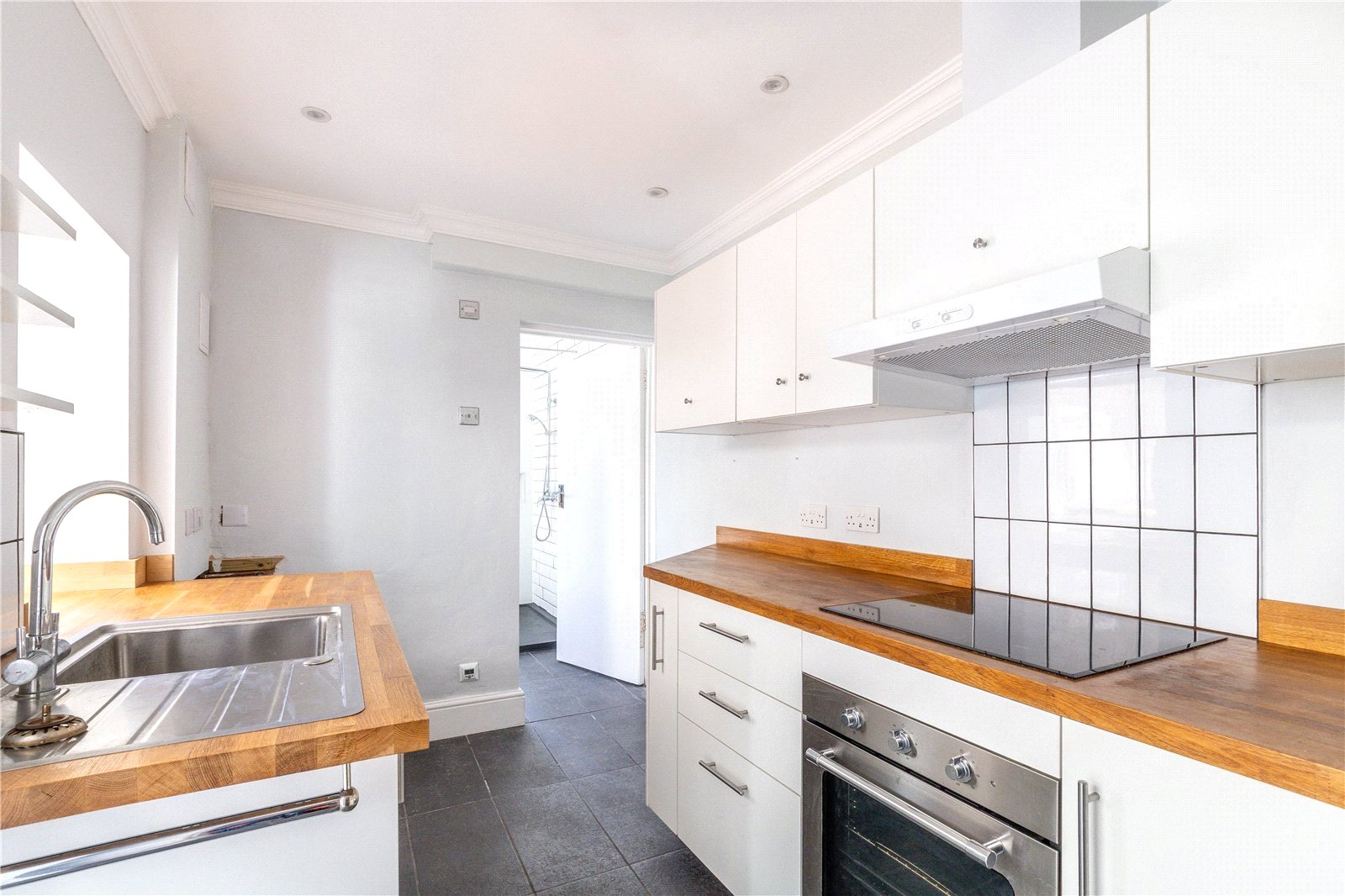 2 bedroom House to let in Bristol