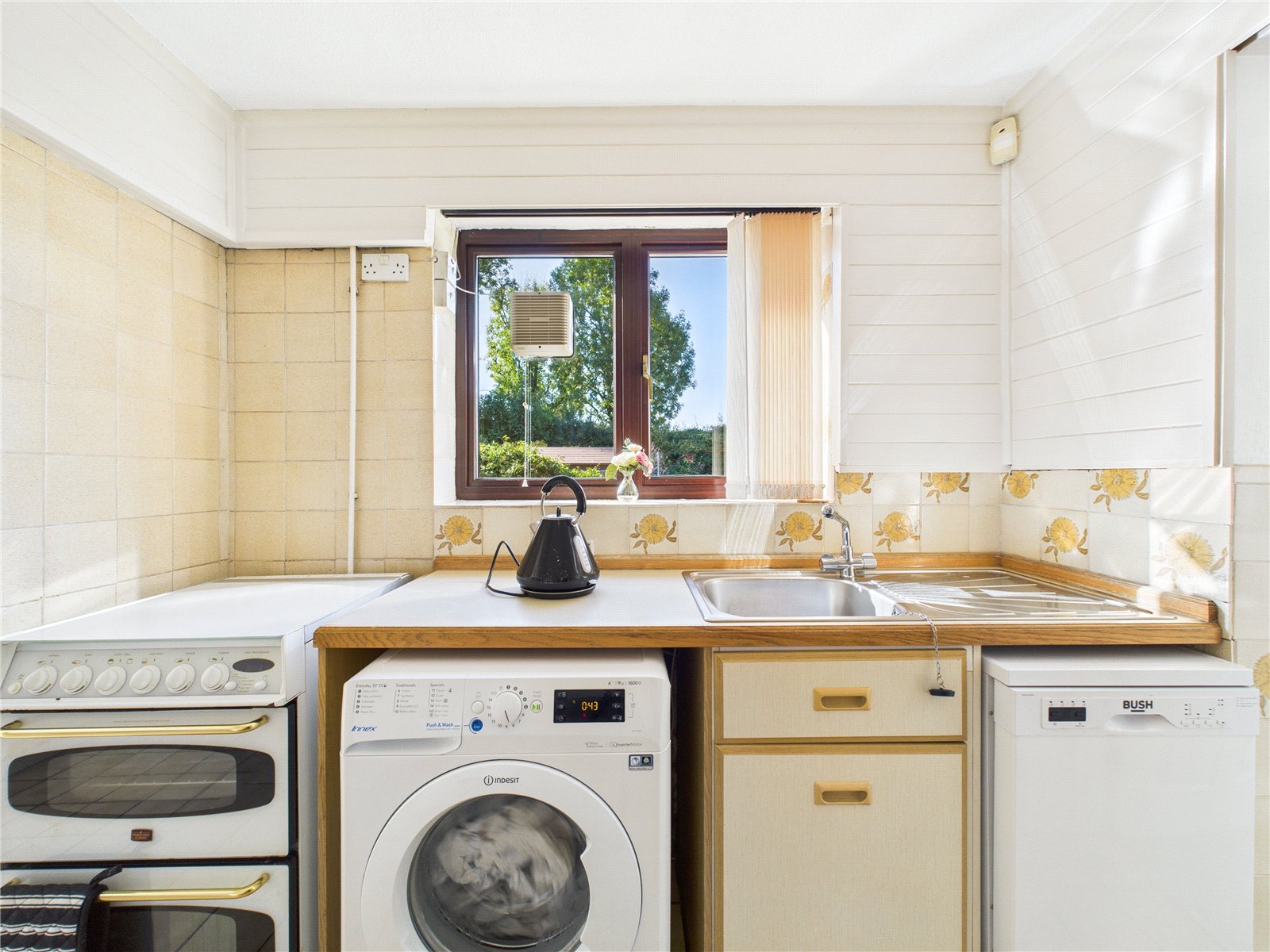 2 bedroom Bungalow for sale in Bristol