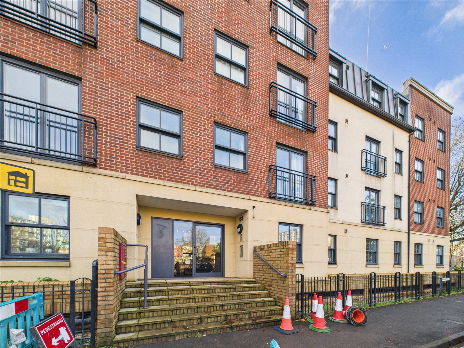 2 bedroom Flat for sale in Bristol
