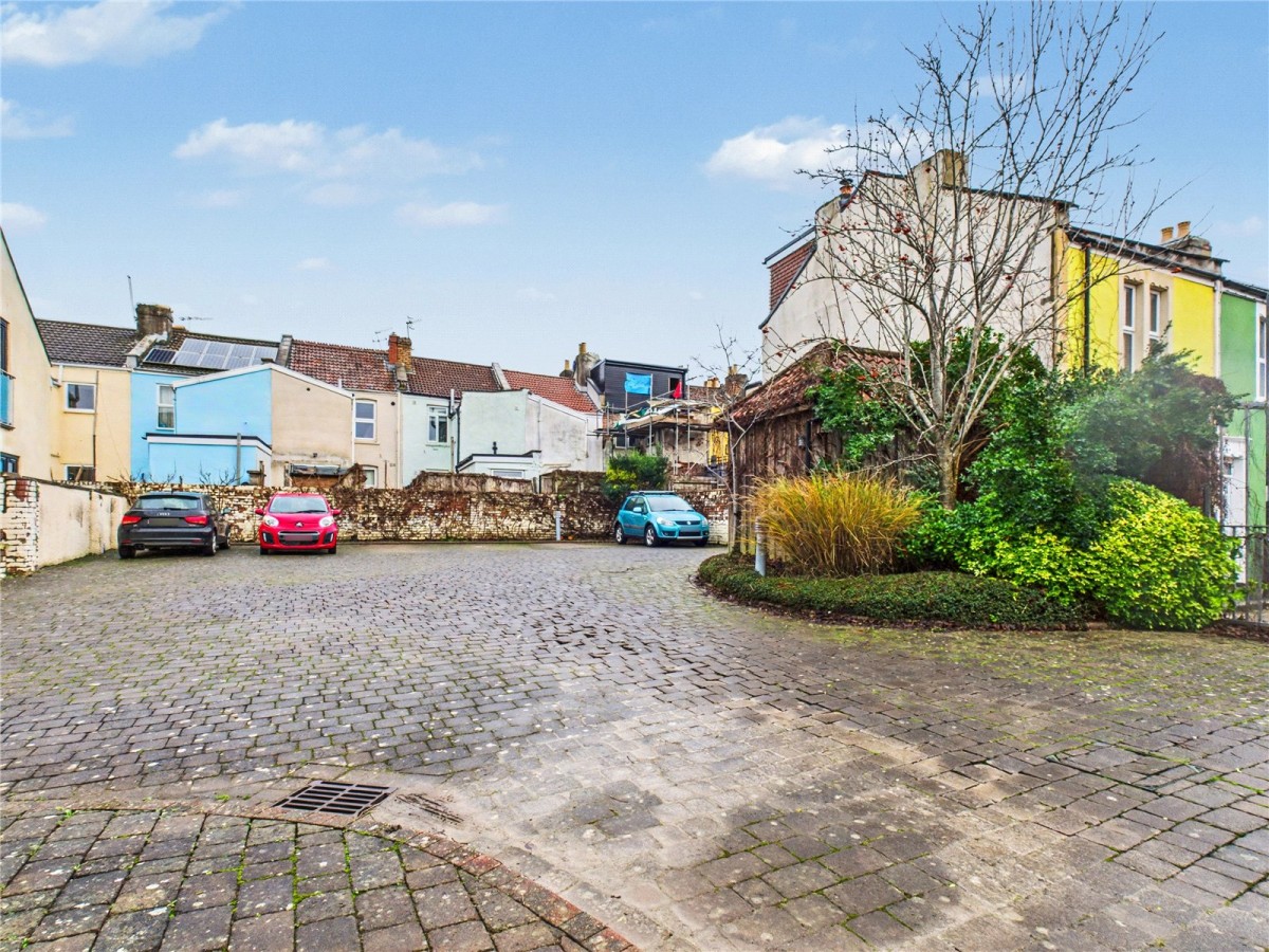 Myrtle Street, Southville