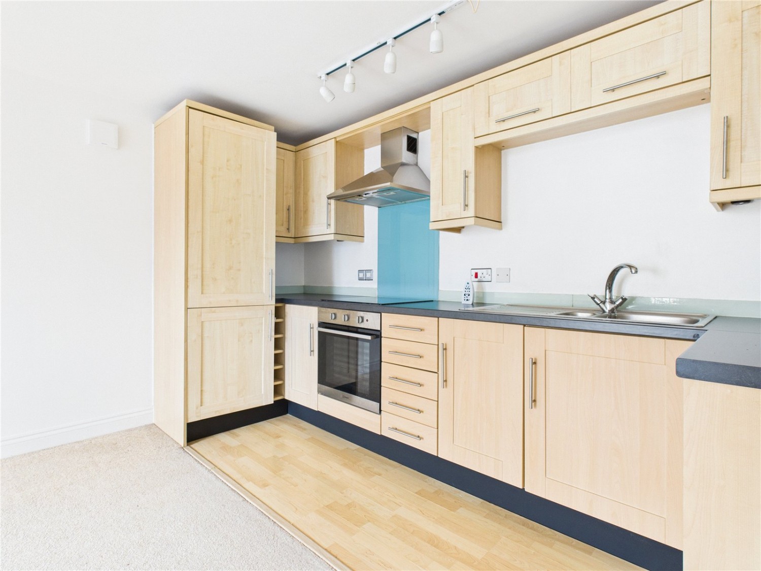 Myrtle Street, Southville