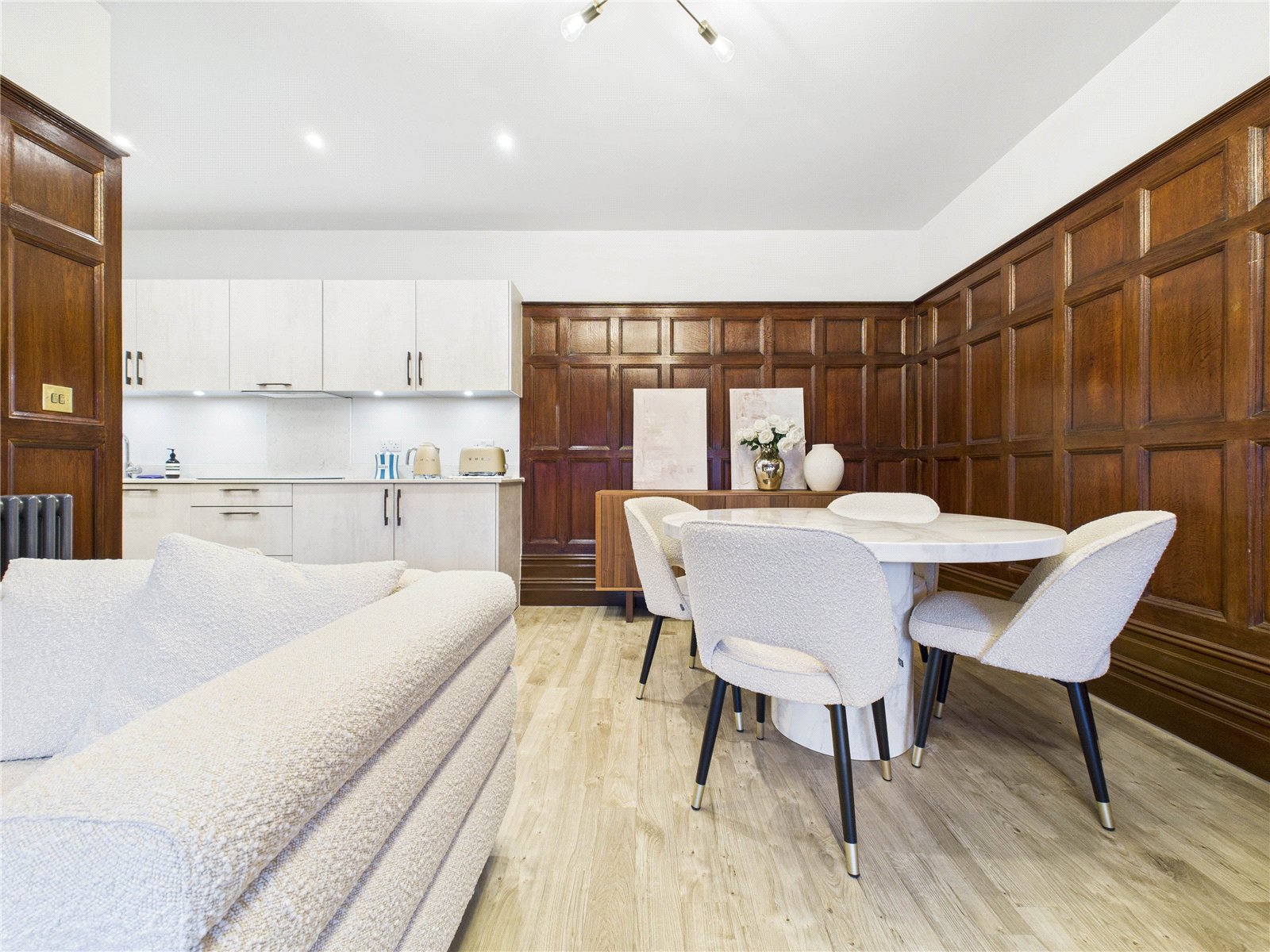 2 bedroom Flat for sale in Bristol
