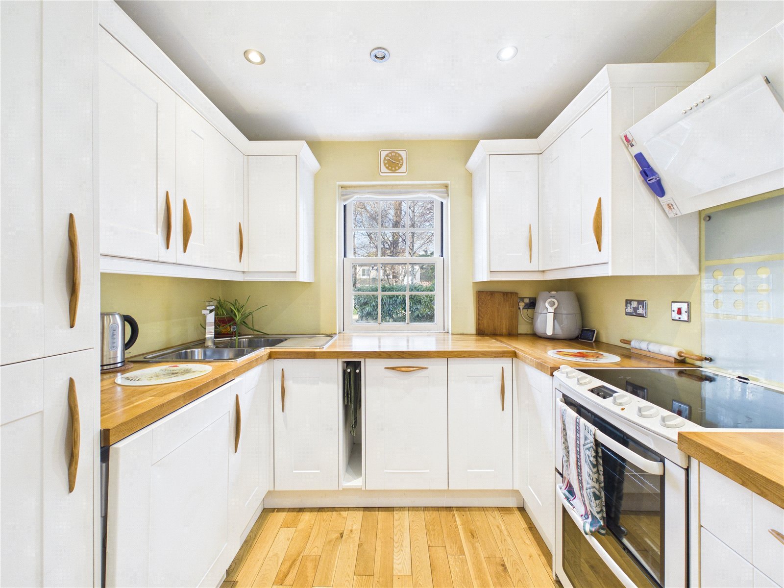 2 bedroom Bungalow for sale in Bristol