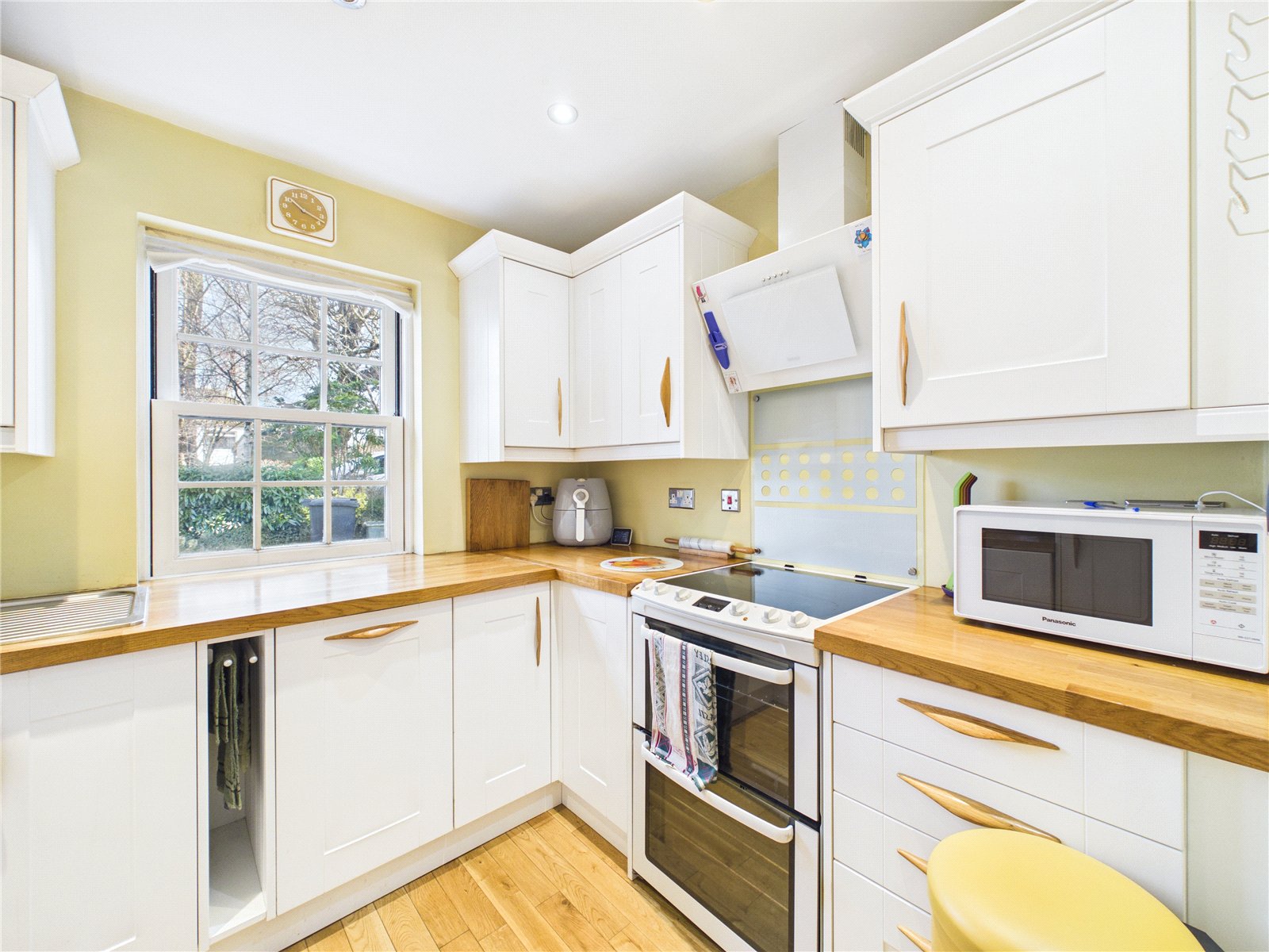 2 bedroom Bungalow for sale in Bristol