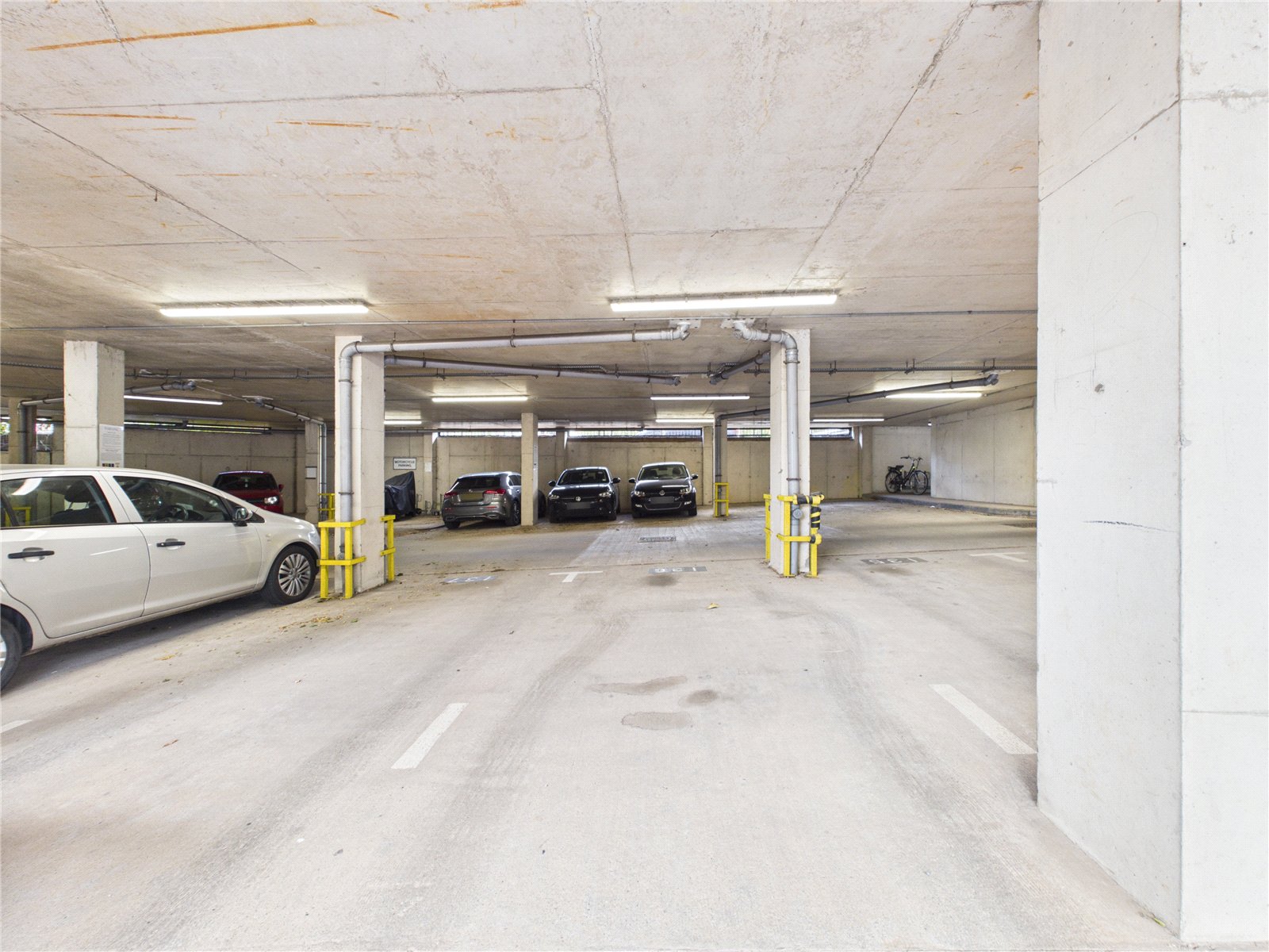 2 bedroom Flat for sale in Squires Court, Bristol