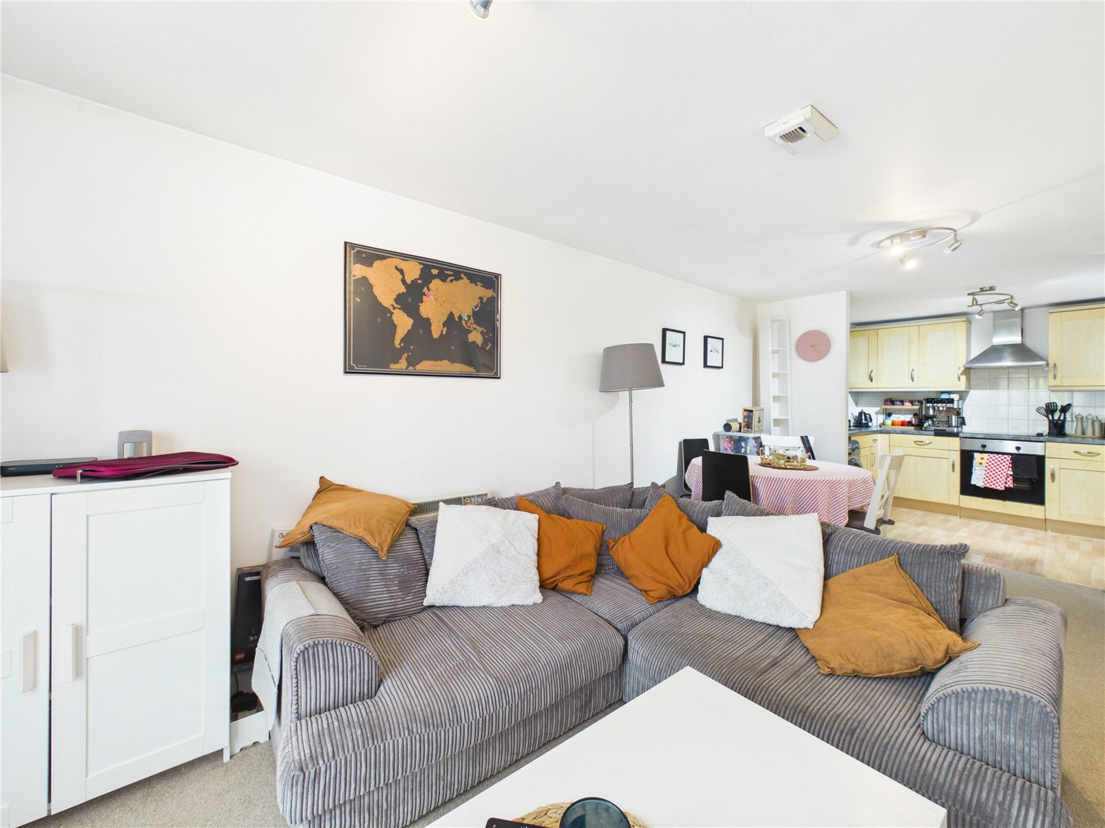 2 bedroom Flat for sale in Squires Court, Bristol