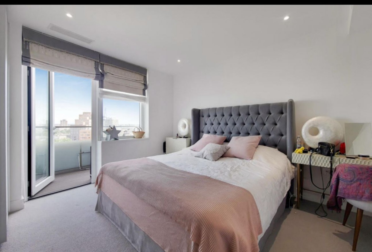 Flat , Lombard Wharf, Lombard Road, London
