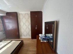 Rosslyn Avenue, Dagenham