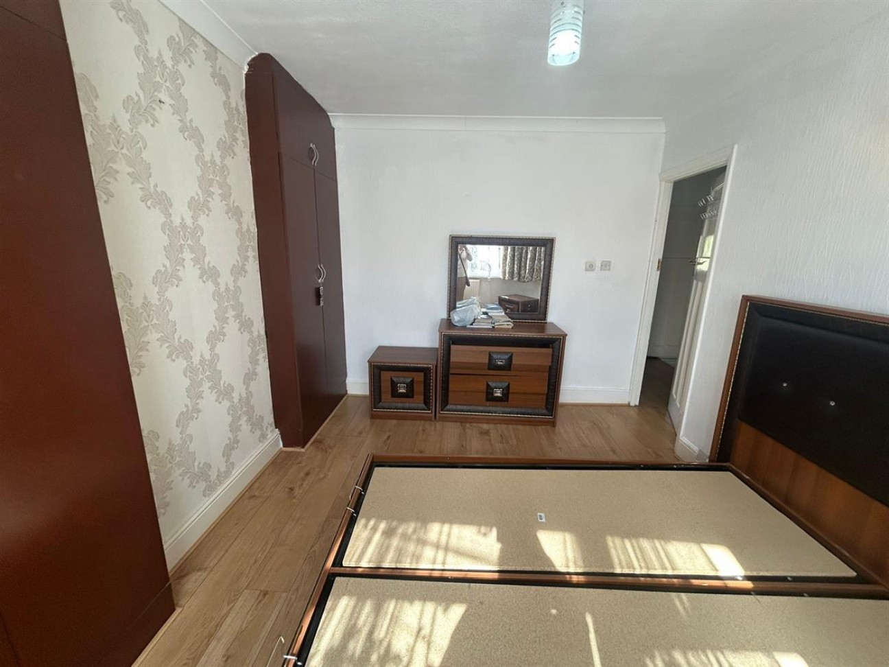 Rosslyn Avenue, Dagenham