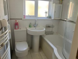 Rosslyn Avenue, Dagenham