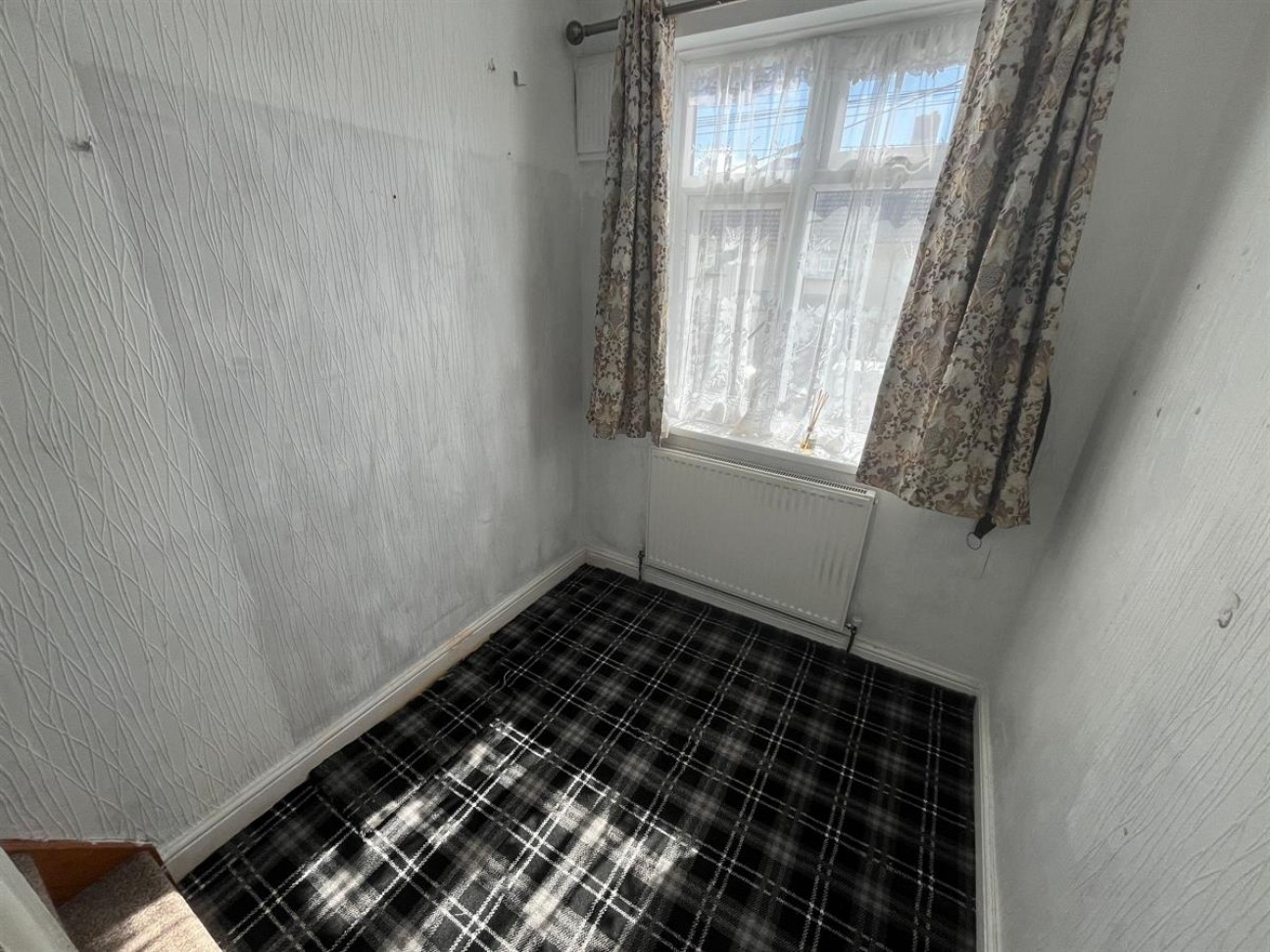 Rosslyn Avenue, Dagenham