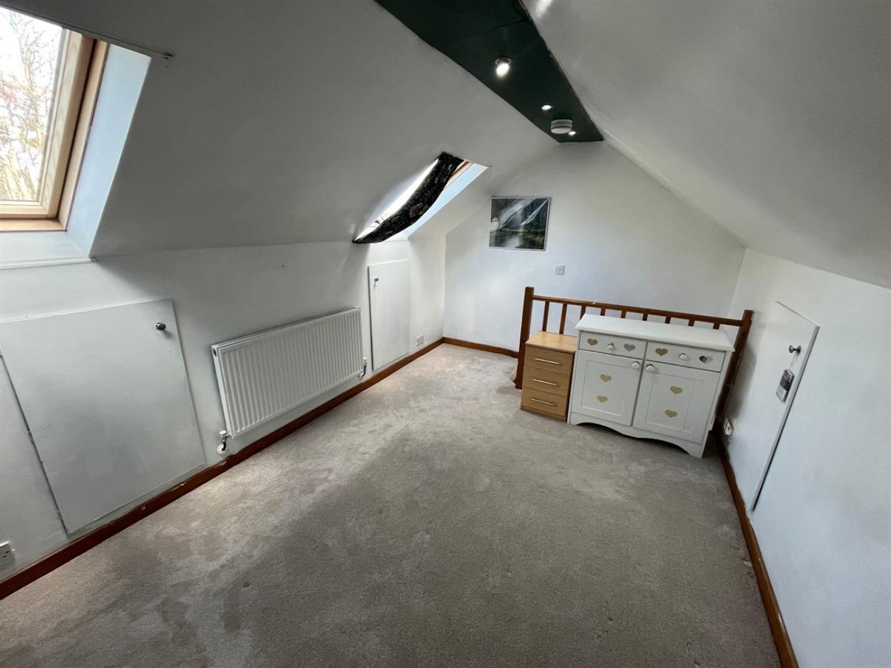 Rosslyn Avenue, Dagenham