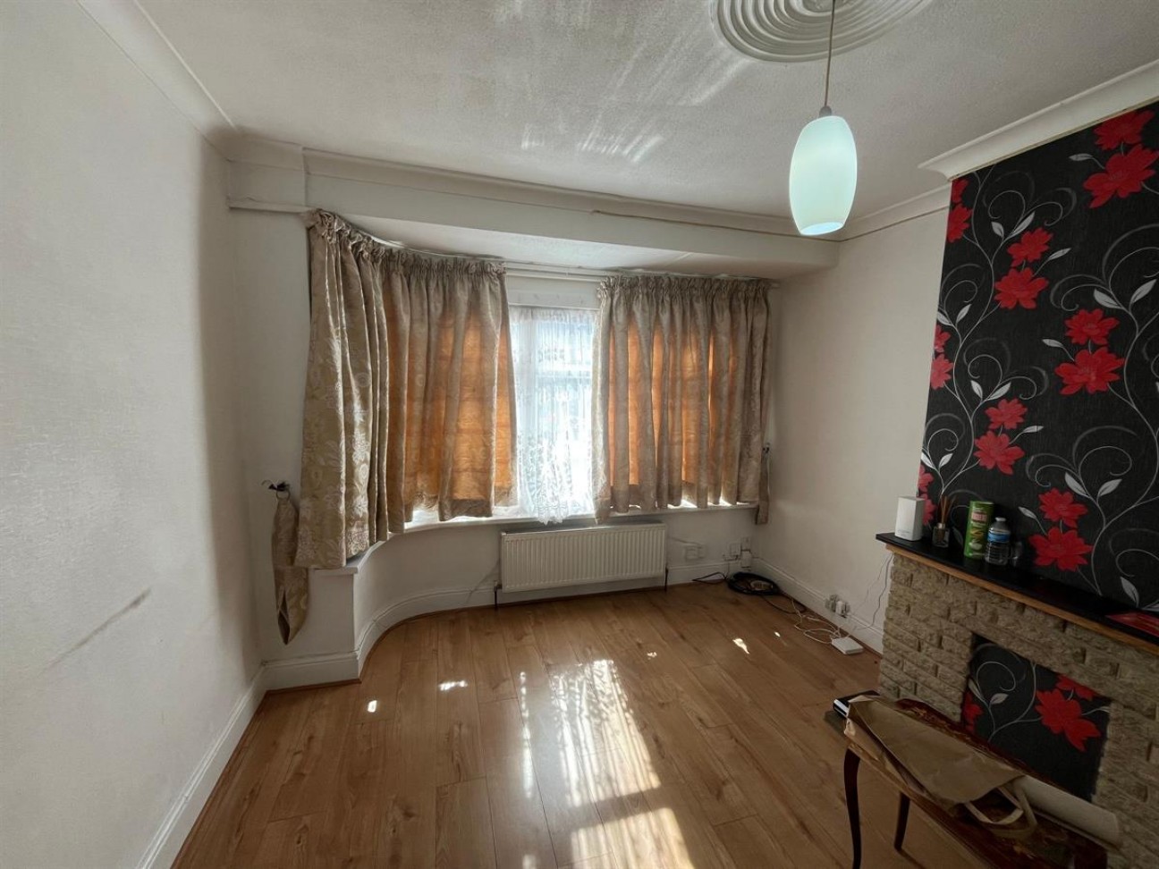 Rosslyn Avenue, Dagenham