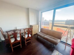 Flat , Avalon Point Silvocea Way, London