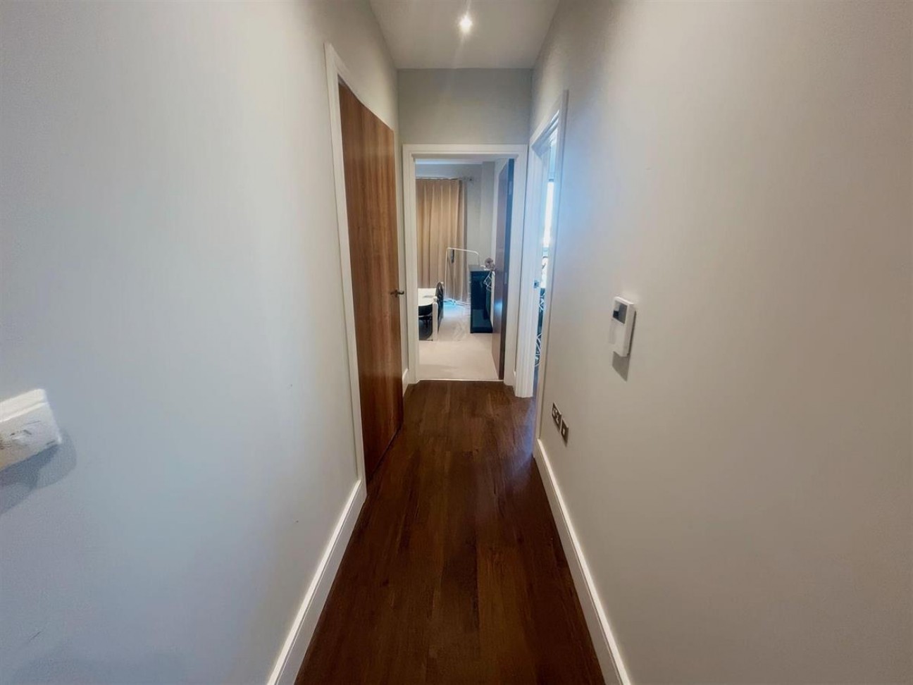 Flat , Avalon Point Silvocea Way, London