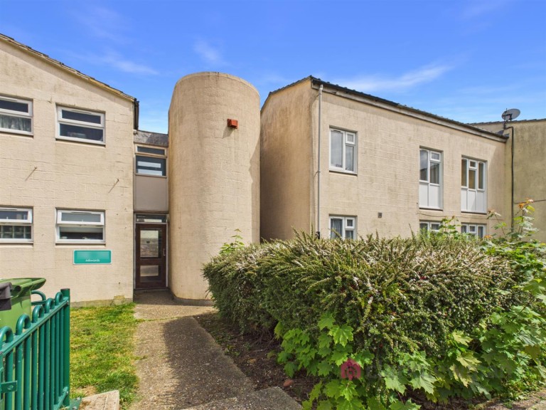 Milwards, Harlow, CM19