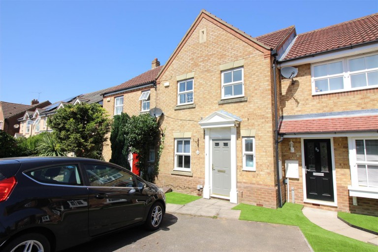 Doulton Close, Church Langley, Harlow, CM17