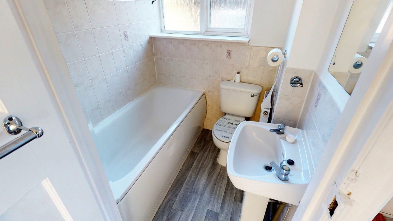 Fulwell Avenue, Clayhall