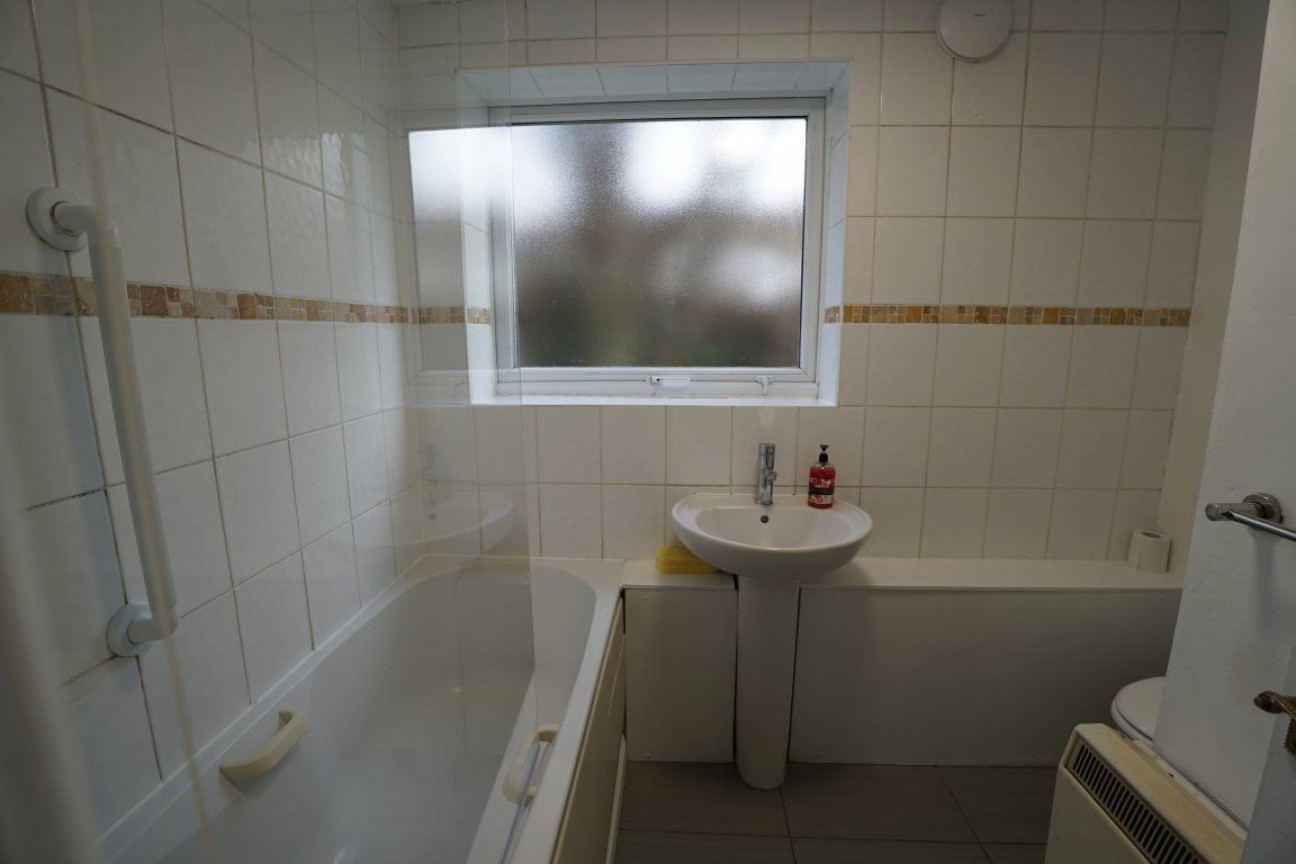 Dellow Close, Newbury Park