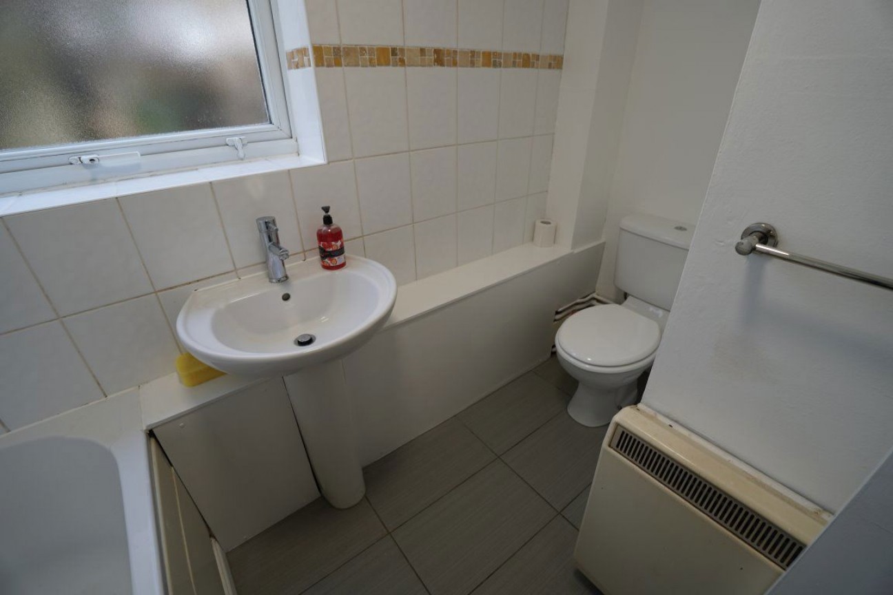 Dellow Close, Newbury Park