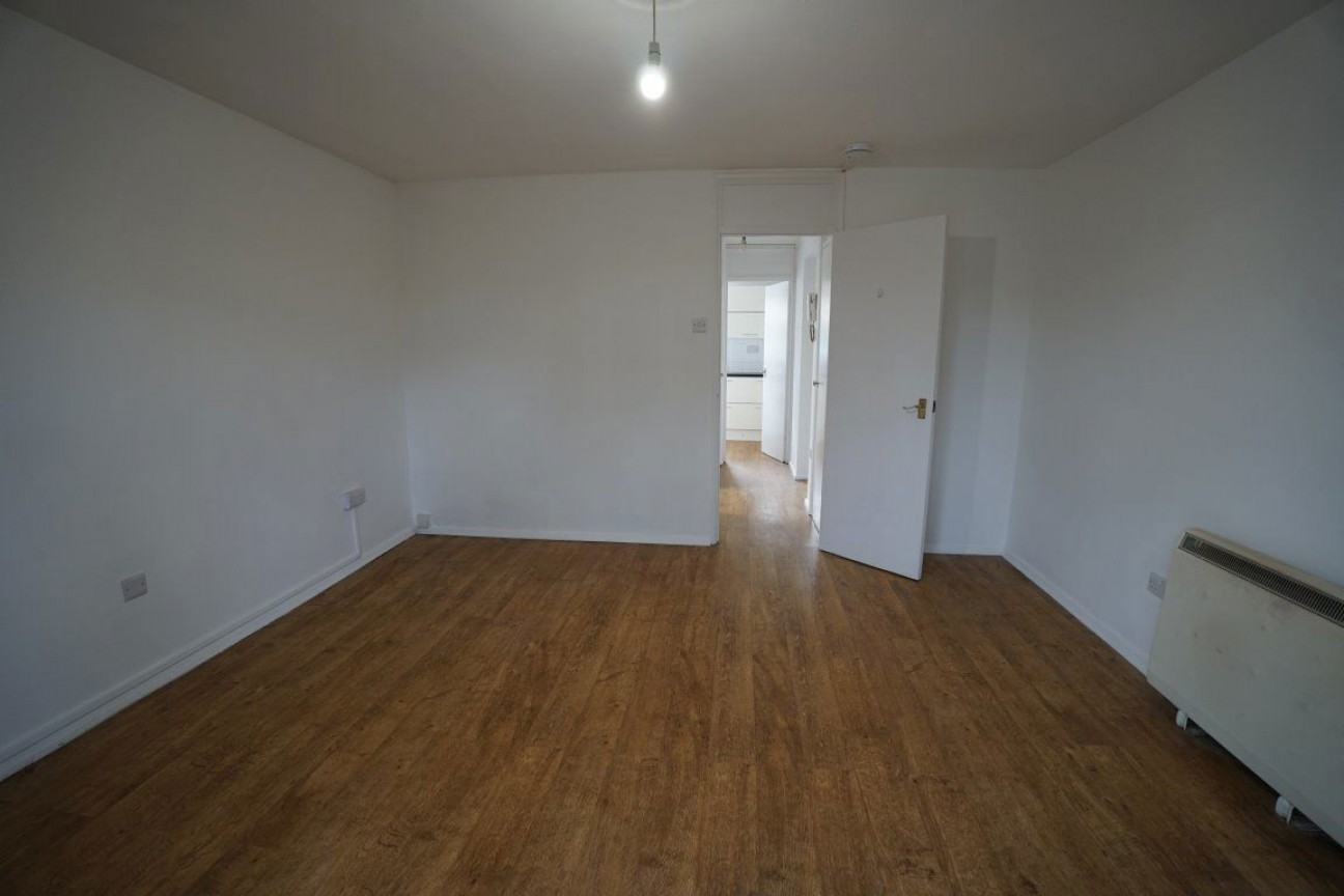 Dellow Close, Newbury Park