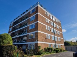Glebelands Avenue, Newbury Park