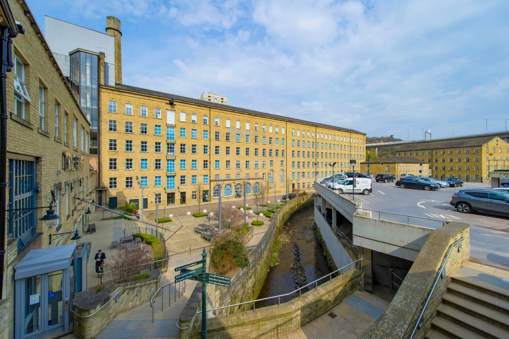 Old Lane, Halifax, HX3 5WP