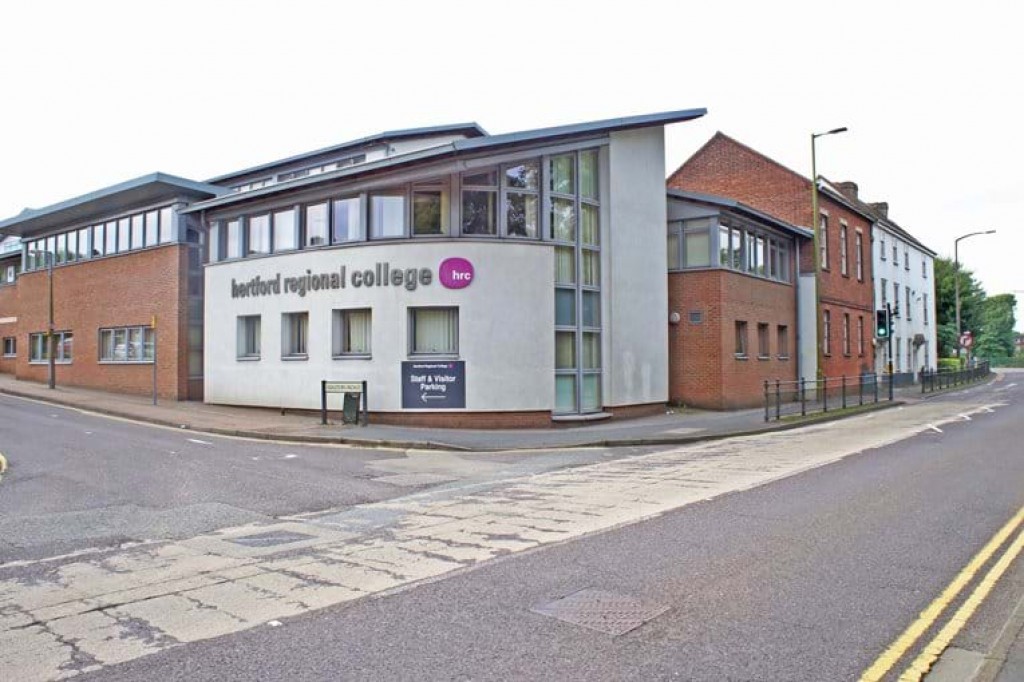 London Road, Ware, SG12 9JF