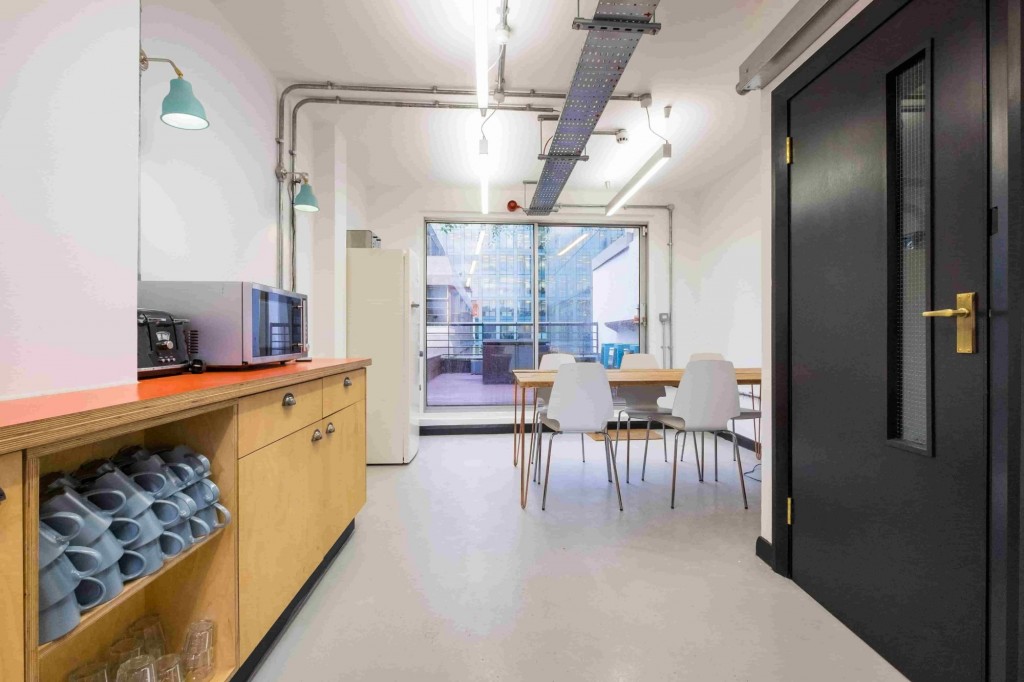 Clothier Street, Aldgate, E1 7AY