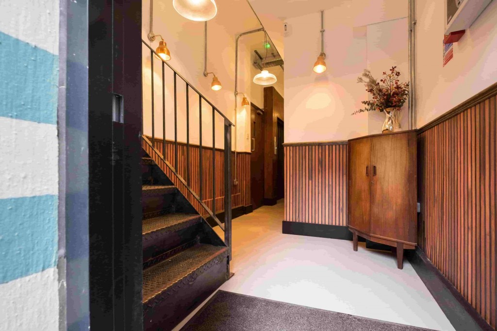 Clothier Street, Aldgate, E1 7AY