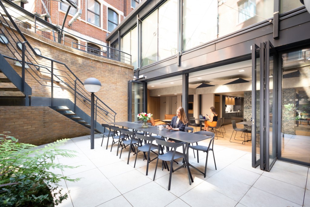 Giltspur Street, Farringdon, London, EC1A 9DD
