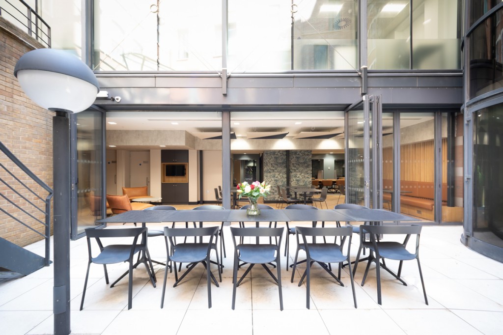 Giltspur Street, Farringdon, London, EC1A 9DD