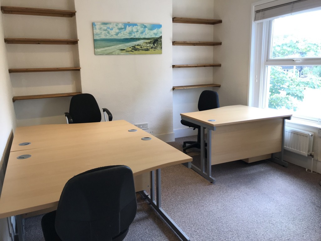Tongham Road, Farnham, GU10 1PH